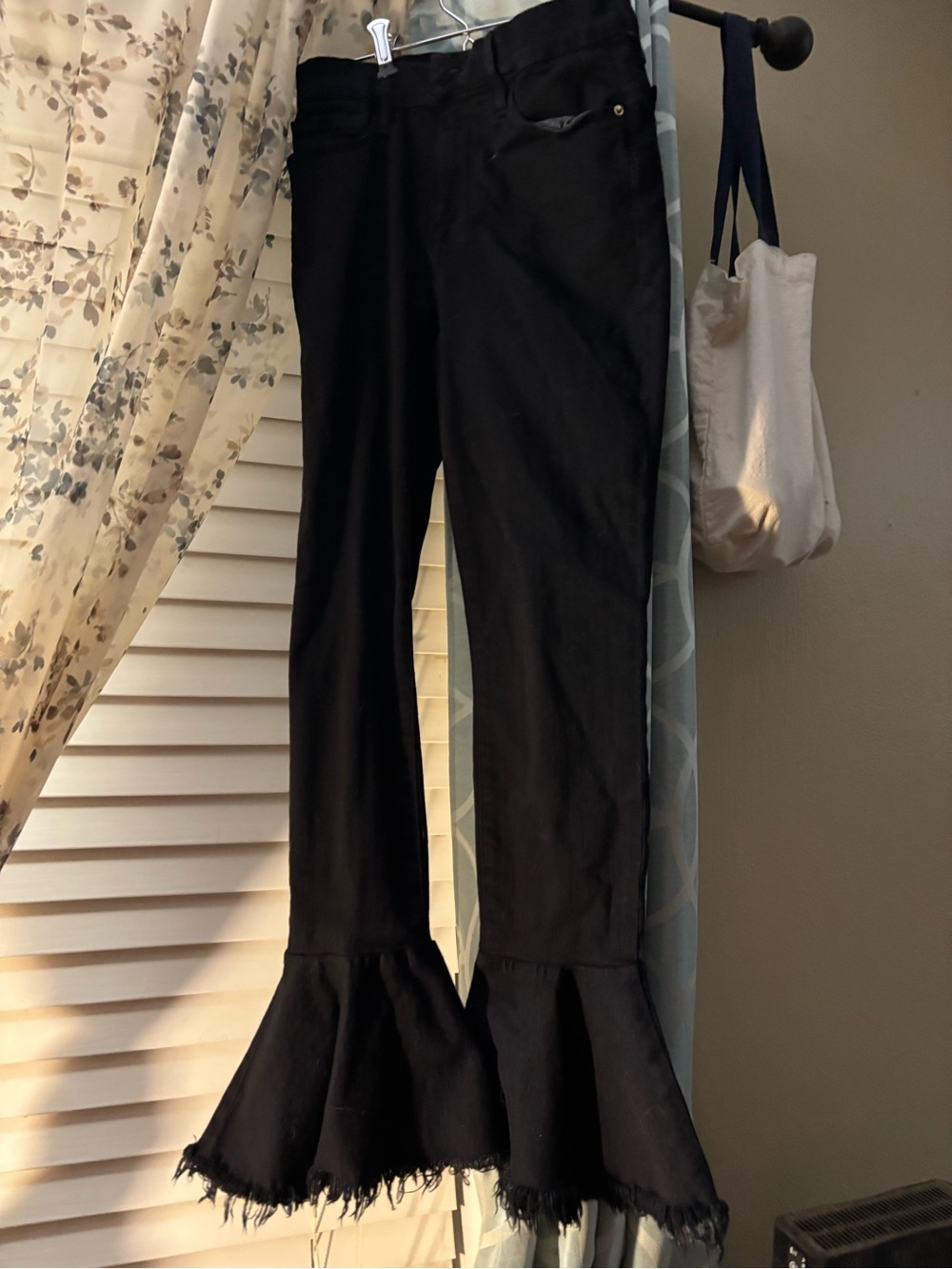 FRAME Women’s Jeans Size 28 Black Le Skinny de Jeanne Flare Hem Frayed - Picture 2 of 4